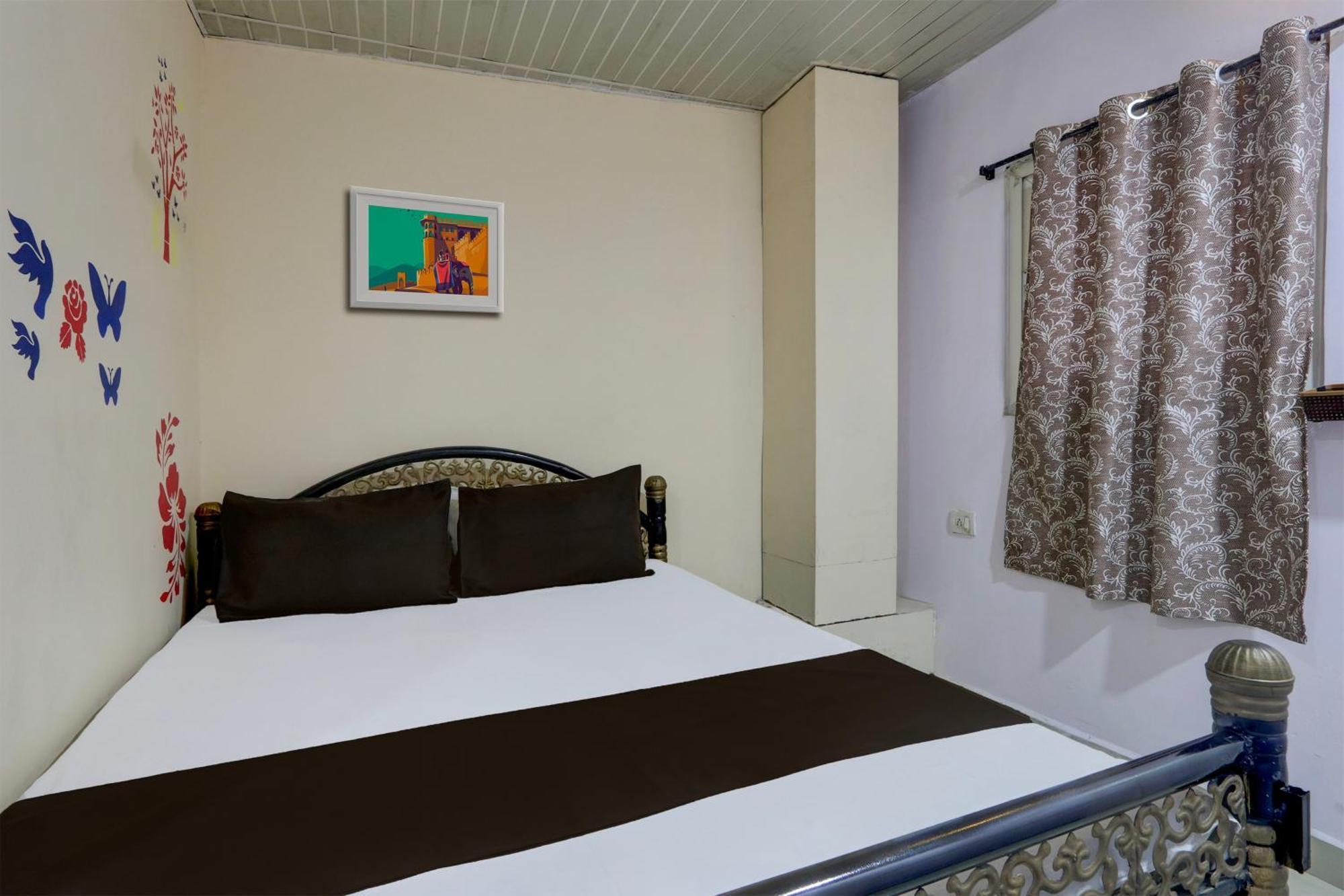 Spot On Hotel Aaraadhya Residency Hyderabad Exterior foto