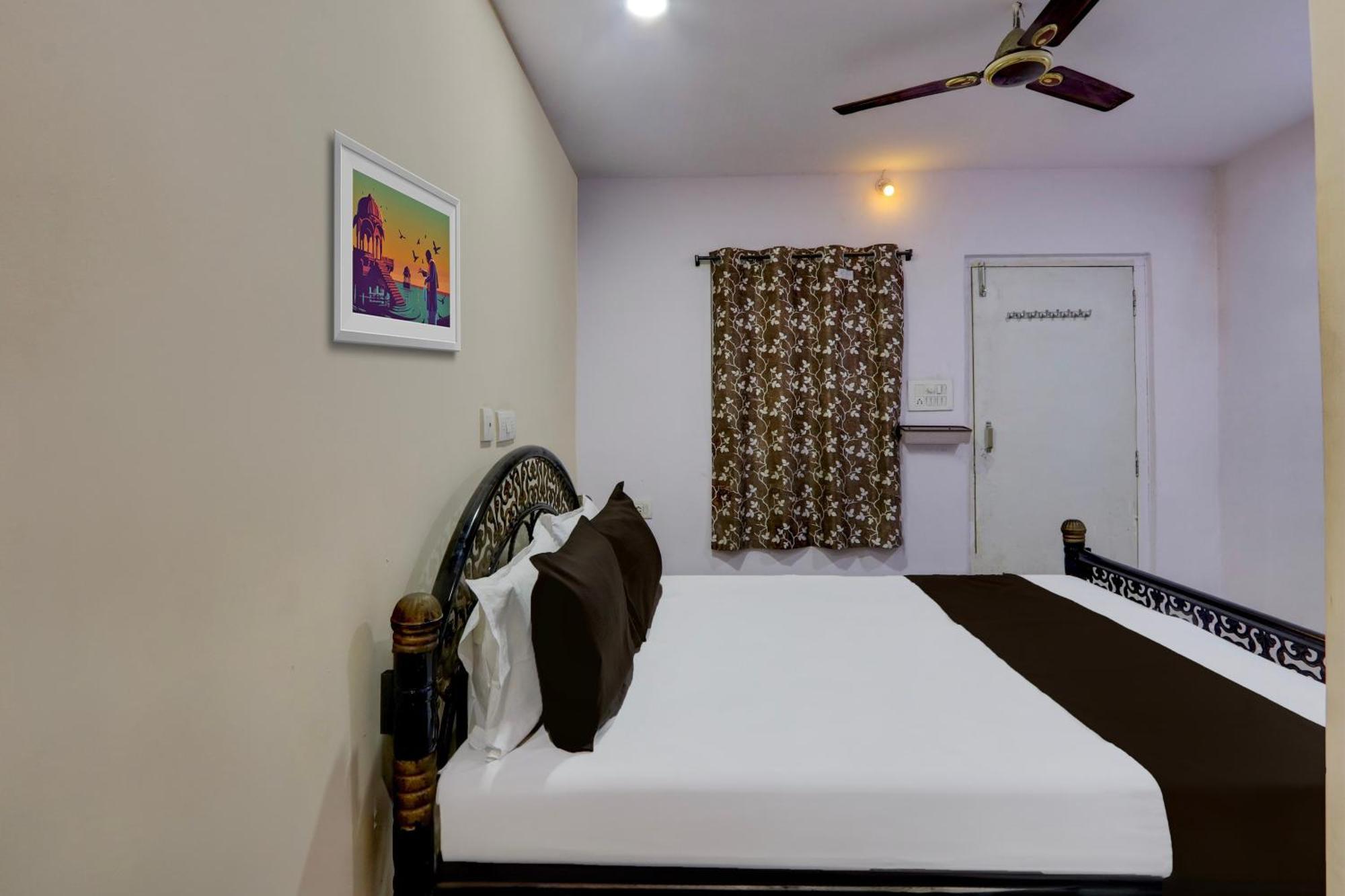 Spot On Hotel Aaraadhya Residency Hyderabad Exterior foto
