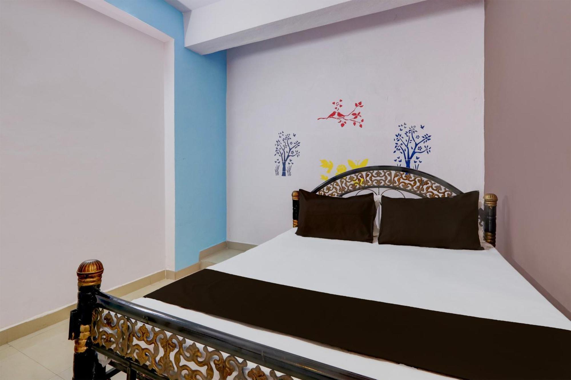 Spot On Hotel Aaraadhya Residency Hyderabad Exterior foto